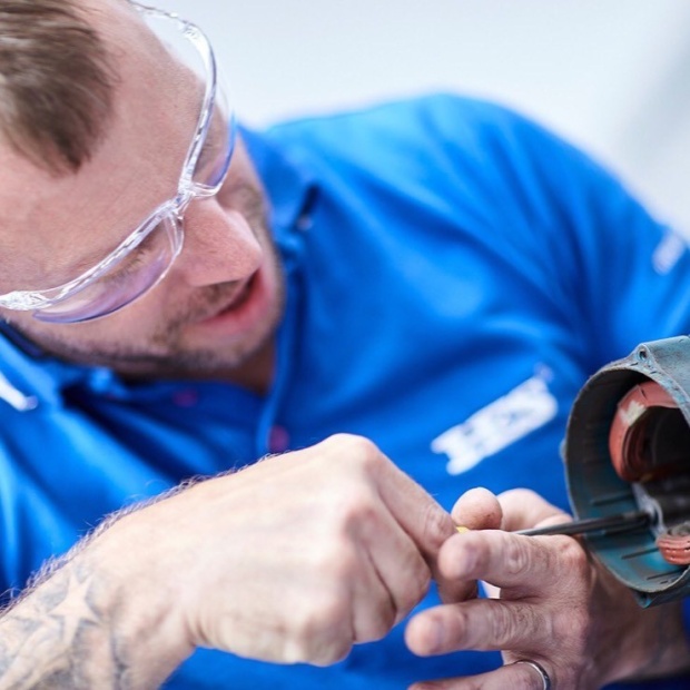 Service repair 1